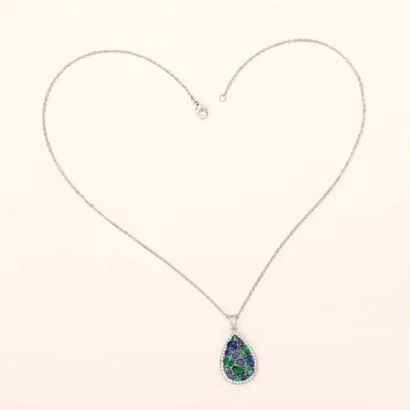 - Emerald and Blue Sapphire Necklace - Picture 5 of 8